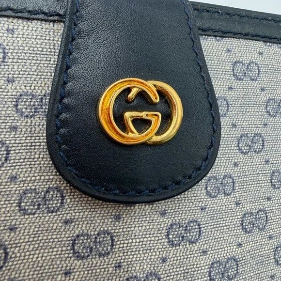 Gucci Gray GG Monogram Card Holder with Black Leather Trim and Gold Logo - Picture 4 of 9